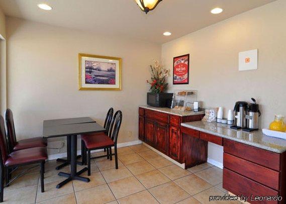 Econo Lodge Salinas Restaurant photo